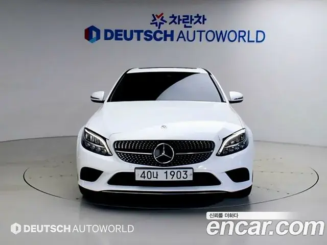 Mercedes-Benz C-Class 2019 — ფოტო 17/20