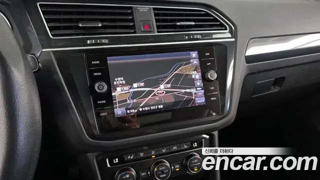 Volkswagen Tiguan 2019 — Photo 10/33