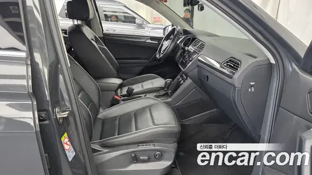 Volkswagen Tiguan 2019 — Photo 5/33