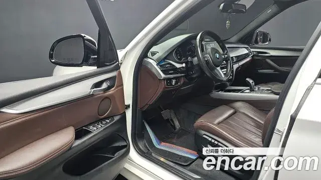 BMW X5 2018 — Фото 10/20