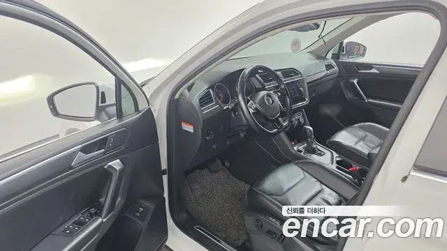 Volkswagen Tiguan 2018 — Photo 7/20