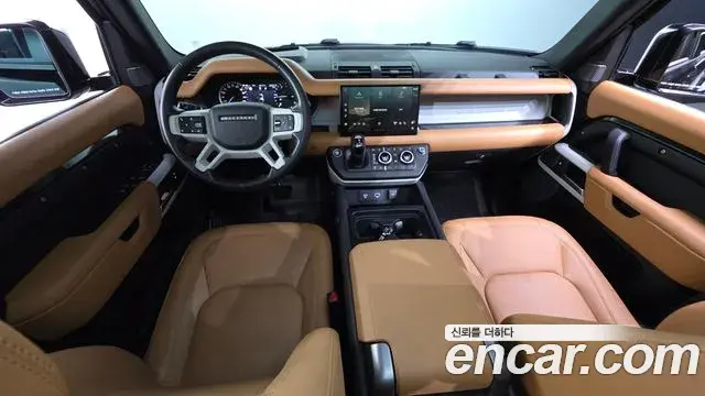 Land Rover Defender 2023 — Photo 27/34