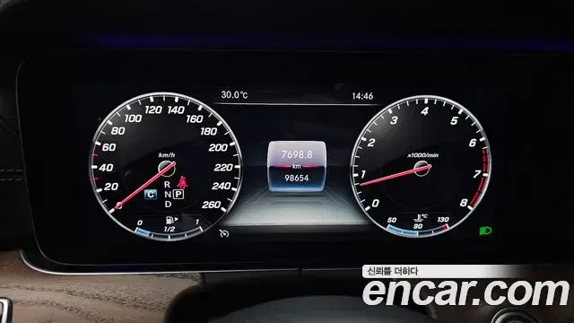 Mercedes-Benz E-Class 2019 — Фото 7/20
