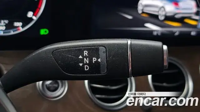 Mercedes-Benz E-Class 2019 — Фото 8/20