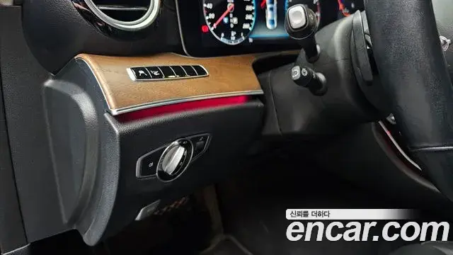 Mercedes-Benz E-Class 2019 — Фото 19/20