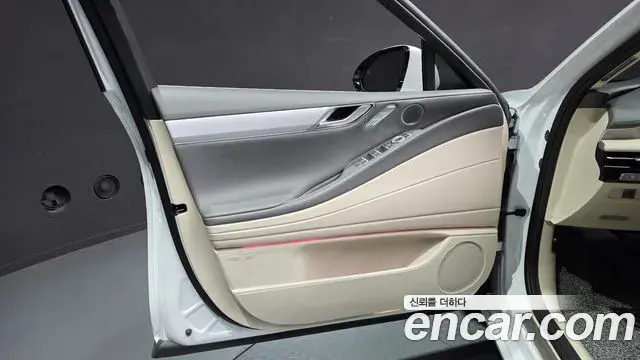 Genesis G80 2025 — Şəkil 14/32