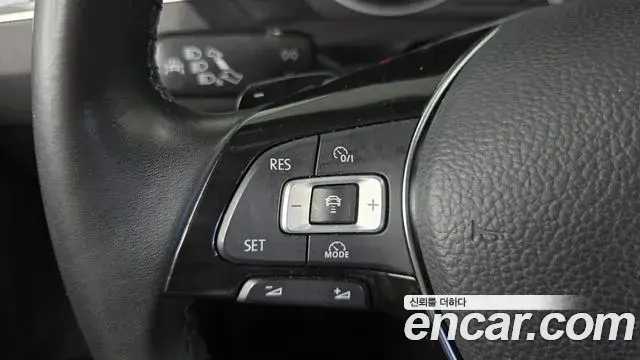 Volkswagen Tiguan 2018 — ფოტო 15/20
