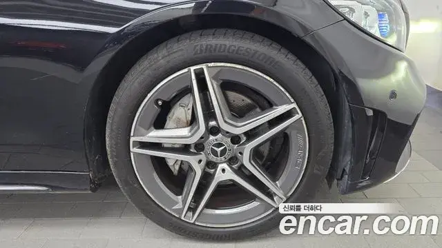 Mercedes-Benz C-Class 2020 — Photo 24/32