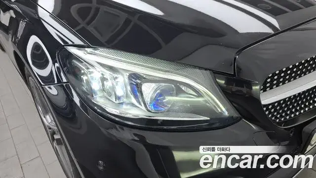 Mercedes-Benz C-Class 2020 — Photo 15/32