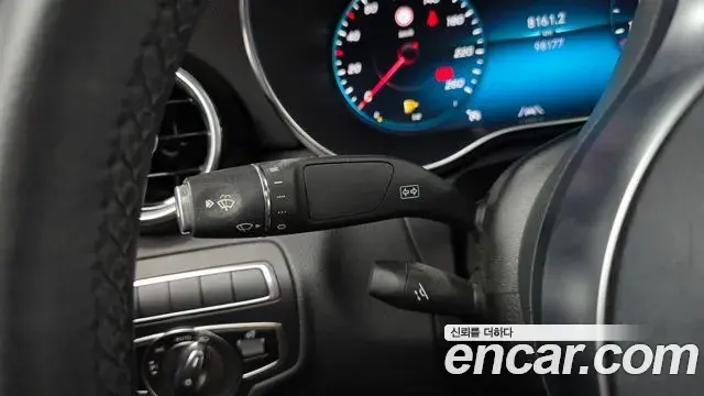 Mercedes-Benz C-Class 2020 — Photo 28/32
