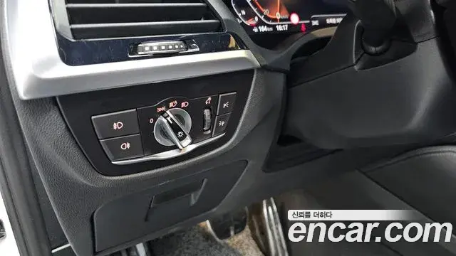 BMW X4 2020 — Şəkil 29/34
