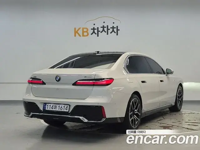 BMW 7 Series 2024 — Photo 17/20
