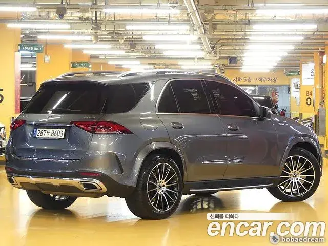 Mercedes-Benz GLE-Class 2022 — ფოტო 7/20