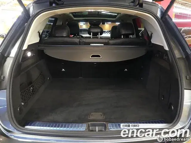 Mercedes-Benz GLE-Class 2022 — ფოტო 9/20