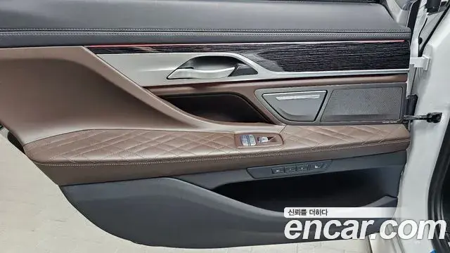 BMW 7 Series 2022 — Photo 7/35