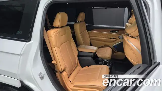Jeep Grand Cherokee 2021 — Фото 11/20
