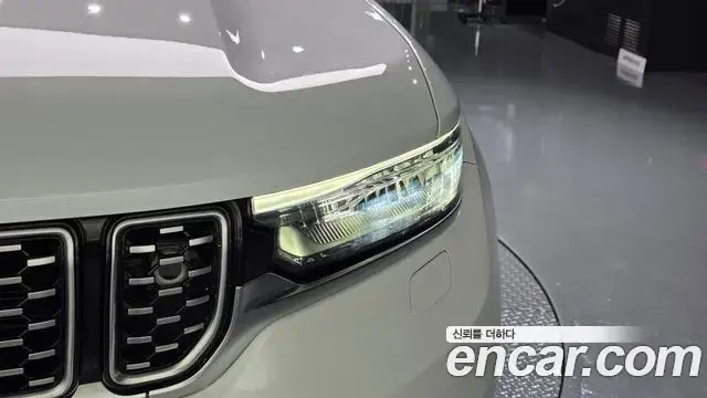 Jeep Grand Cherokee 2021 — ფოტო 36/38