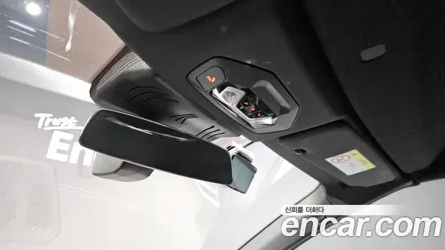 BMW 4 Series 2025 — ფოტო 16/33