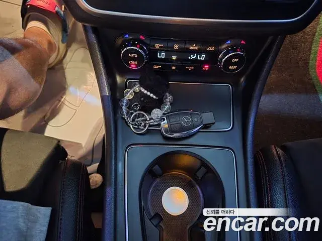 Mercedes-Benz CLA-Class 2018 — Şəkil 7/17