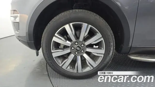Land Rover Discovery Sport 2018 — Фото 5/20