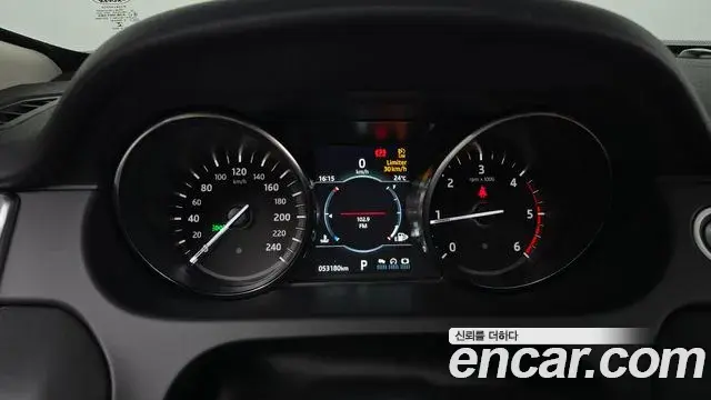 Land Rover Discovery Sport 2018 — Фото 8/20