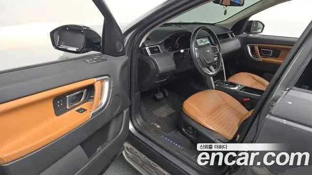 Land Rover Discovery Sport 2018 — Фото 10/20