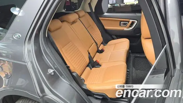 Land Rover Discovery Sport 2018 — Фото 11/20