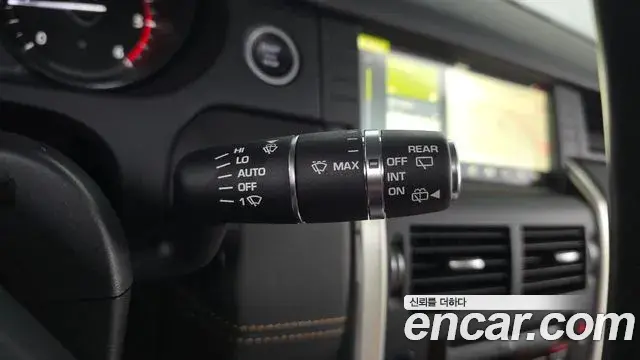 Land Rover Discovery Sport 2018 — Фото 17/20