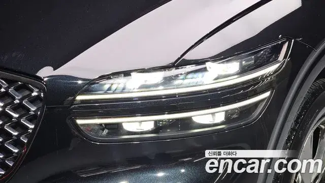 Genesis GV70 2021 — Photo 16/34