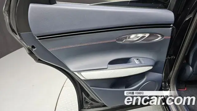 Genesis GV70 2021 — Photo 5/34