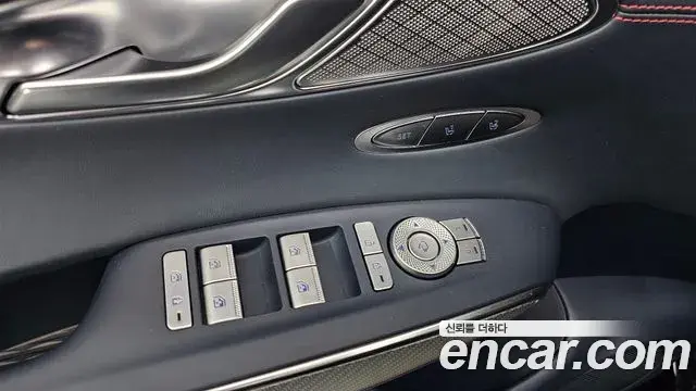 Genesis GV70 2021 — Photo 8/34