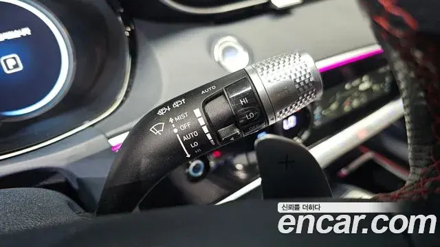 Genesis GV70 2021 — Photo 32/34