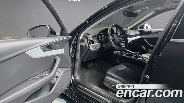 Audi A4 2023 — Photo 8/33