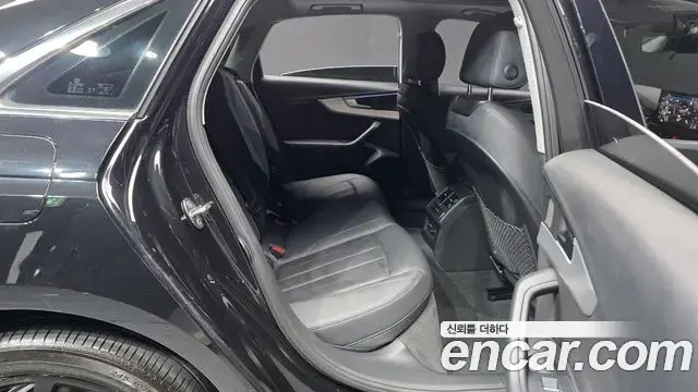 Audi A4 2023 — Photo 10/33