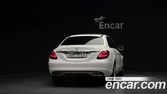 Mercedes-Benz C-Class 2019 — Şəkil 15/32