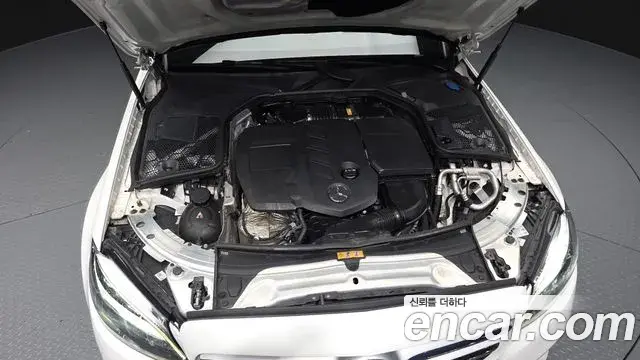 Mercedes-Benz C-Class 2019 — Şəkil 5/32
