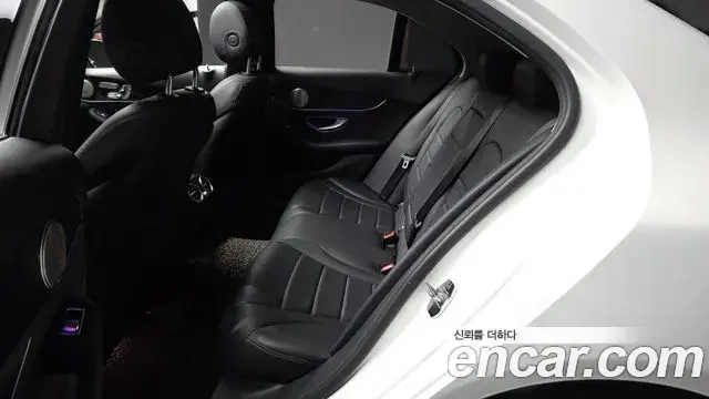 Mercedes-Benz C-Class 2019 — Şəkil 10/32