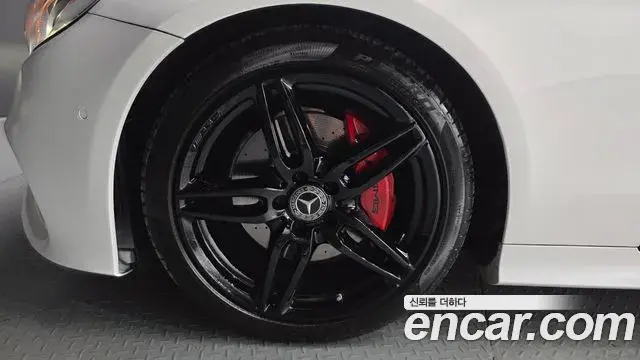 Mercedes-Benz E-Class 2018 — ფოტო 30/30
