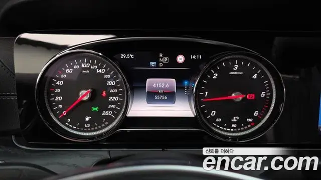 Mercedes-Benz E-Class 2018 — ფოტო 1/30