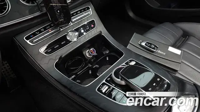 Mercedes-Benz E-Class 2018 — ფოტო 22/30