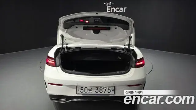 Mercedes-Benz E-Class 2018 — ფოტო 29/30
