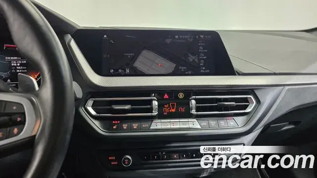 BMW 1 Series 2023 — Photo 8/20