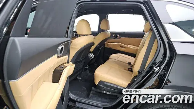 Kia Sorento 2023 — Şəkil 15/20