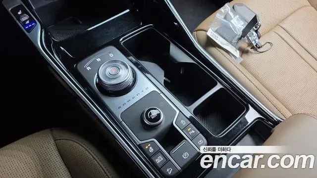 Kia Sorento 2024 — Şəkil 16/20