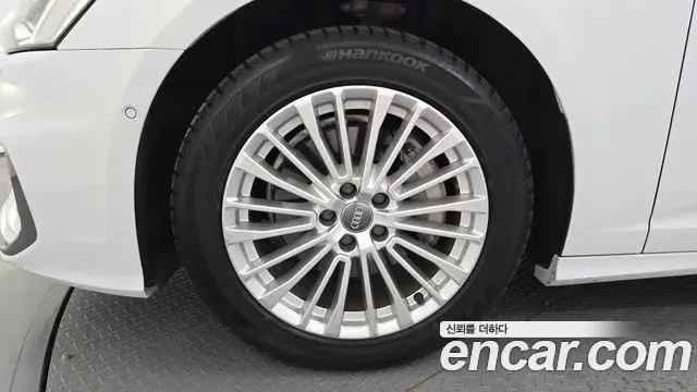 Audi A6 2019 — ფოტო 7/20