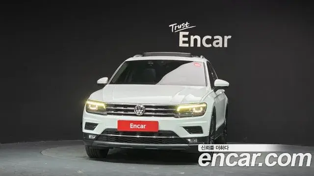 Volkswagen Tiguan 2019 — ფოტო 16/38
