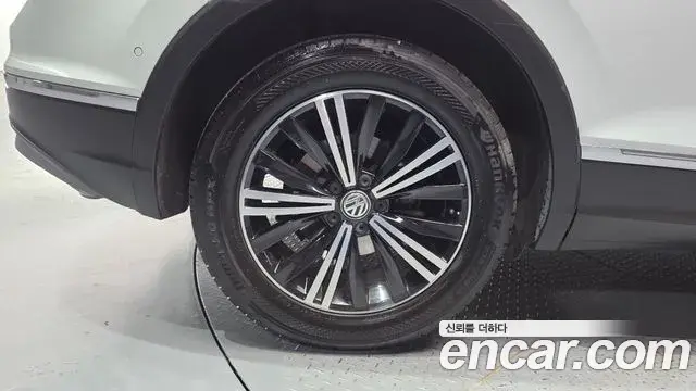 Volkswagen Tiguan 2019 — ფოტო 2/38