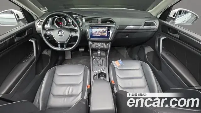 Volkswagen Tiguan 2019 — ფოტო 32/38