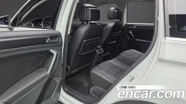 Volkswagen Tiguan 2019 — ფოტო 15/38