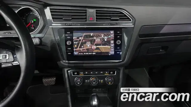 Volkswagen Tiguan 2019 — ფოტო 27/38